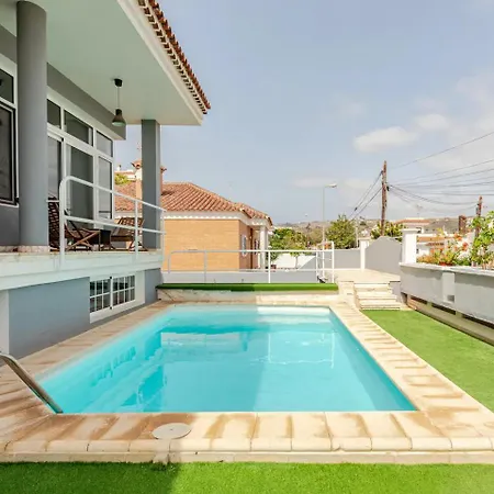 Spectacular Private Pool Seaview
